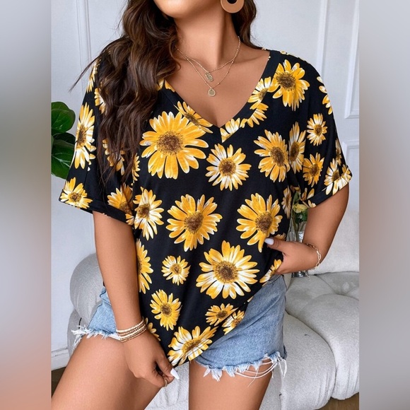 Shein Curve Plus Daisy Floral V-Neck Top 3XL Black Yellow Fall Blouse NWOT - Picture 10 of 11